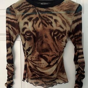 Urban outfitters long sleeve lion top size small